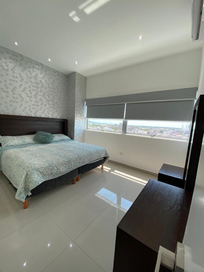 Condominio Torre Eme Frente Al Malecon Vista A La Ciudad Con Alberca Y Algo Al Mar Gimnacio Масатлан Экстерьер фото